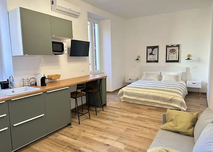 Bond Shell - Cozy Flat Near Rome